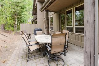 Comfortable townhome with private hot tub & shared pool - SHARC passes included - 2