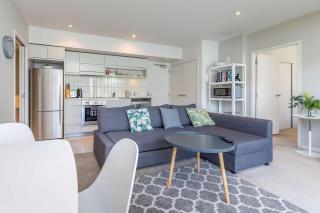 Viaduct 2BR Pool, Spa and Parking Zodiak Stays - 2