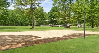 Fields & Trails - Expansive Sports Fields, Trails & Hot Tubs Retreat - 4