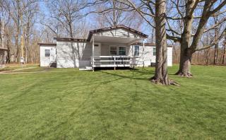 Fields & Trails - Expansive Sports Fields, Trails & Hot Tubs Retreat - 2