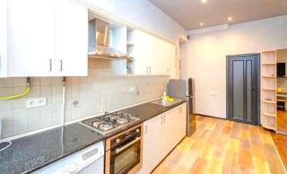 M6 Great apartment near Republic Square - 0