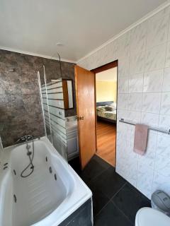 Estupenda y amplia casa con piscina y quincho - 6