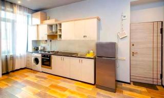 M6 Great apartment near Republic Square - 4