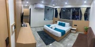 Hotel Earth Orbit - 9