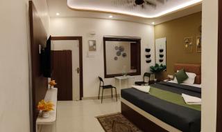 Sri Satya Inn By Nomadic Kashi - 7