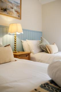 Stunning 3 Bedroom Cotswold Retreat - 6