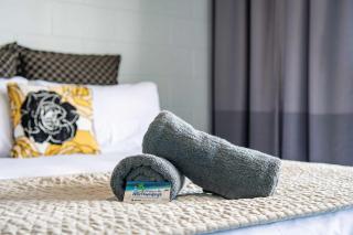 Airlie Sun & Sand Accommodation #2 KIDS STAY FREE - 2