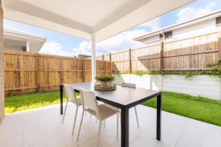 Haus Verde | 4BR Greenbank Hideout in Logan - 9