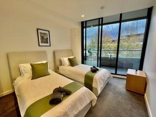Family sanctuary on the Yarra - 8