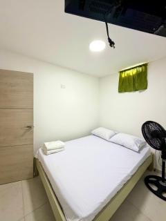 HOSTAL LA MARINA sm - 1