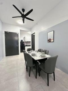 Aston Acacia 3 Bedroom Suite by Jovial - 2