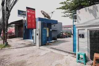 RedDoorz near ITC Cempaka Mas - 8
