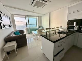1 Bedroom Beachfront 40th Floor - 4