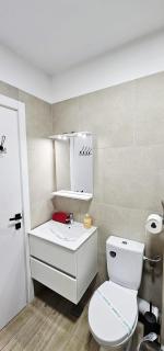 Infinity Beach Pool & Spa Resort - Luxury Apartment Private Parking - 2