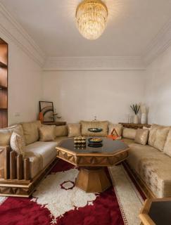 Bright Cozy Apartment Near Park - 2