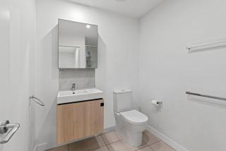 Central Southbank Apt with Pool, Sauna & Parking - 6
