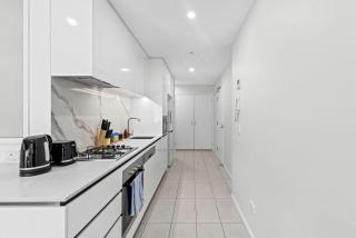 Central Southbank Apt with Pool, Sauna & Parking - 4