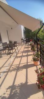 Klevis Guesthouse - 9
