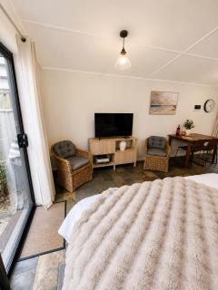 Coastal Studio - 8