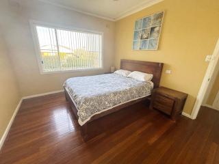 Seamist Cottage - Bring your own linen. - 2