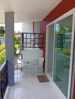 Stylish 1BR Retreat with Workspace & Hammock - 3