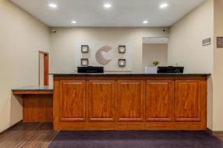 Comfort Suites Johnson Creek Conference Center - 2