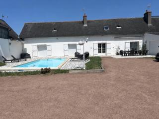 Piscine chauffée partagée avec terrasse privative - 0