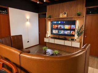 Luxury Industrial Vault, Wifi, Washer & Dryer, 5 rooms - 6
