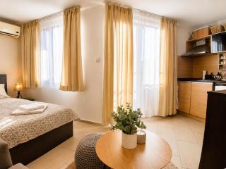 NELA Studio Apartment - Harmony Suites - 2
