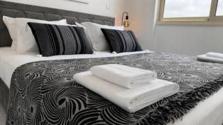 Modern Newly Renovated Penthouse Beautiful Views - 1