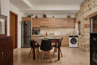 Chara Stone House - 6