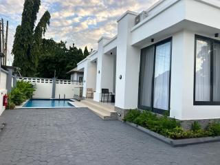 Uncle Toms 2 BDRM Apt Pool View - Mbezi Beach - 9