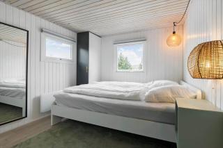 84136-Ebeltoft-Enebaerstien-10 - Ebeltoft - 1