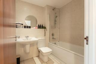 St James’ Blvd Newcastle Apartment - 6