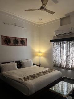 Zenova Boutique Stays - 9