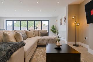 Luxury Marsh View Retreat with Parking - 4 Bed - Sleeps 10 - 2
