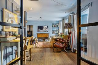 East Cornworthy Cottage - Stylish Devon Retreat with Hot Tub, Fire Pit & Rolling Hill Views - 9
