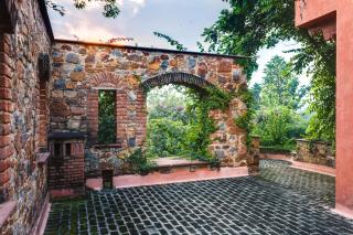 Hostie Chinar Haveli - 5BR heritage estate for intimate family stays and group retreats - 2