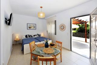 Charming Greek-Style Guest House - 0