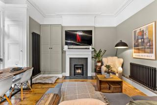 Boutique Redhill Abode near the Airport - 3