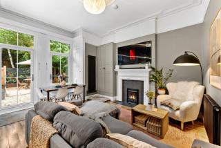 Boutique Redhill Abode near the Airport - 0