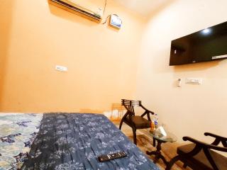 JANNAT 7 - Hotel & Homestay PG with Restaurant & Banquet Hall - Families, Couples & Corporate - 8