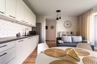 Reda Green Point Apartment by BookingHost - 7