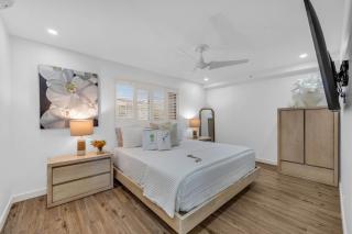 Luxe Beachfront Escape: Ocean Views AC & Premium Amenities - 8