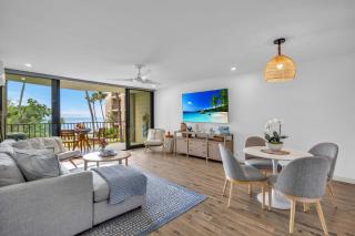 Luxe Beachfront Escape: Ocean Views AC & Premium Amenities - 5