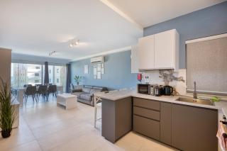Modern Qawra Apartment with Sea View - 3
