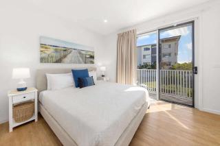 Waves Beach House - 3
