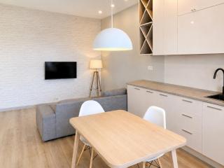 Spacious Vake 2-Bedroom, Big Balcony & Parkside - 0