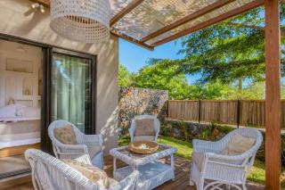 Cozy Garden studio,Black River, walk to the sea - 0