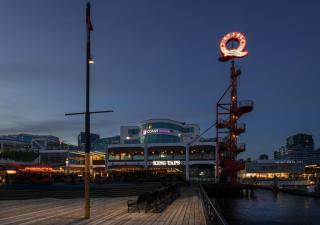 Coast Lonsdale Quay Hotel - 9